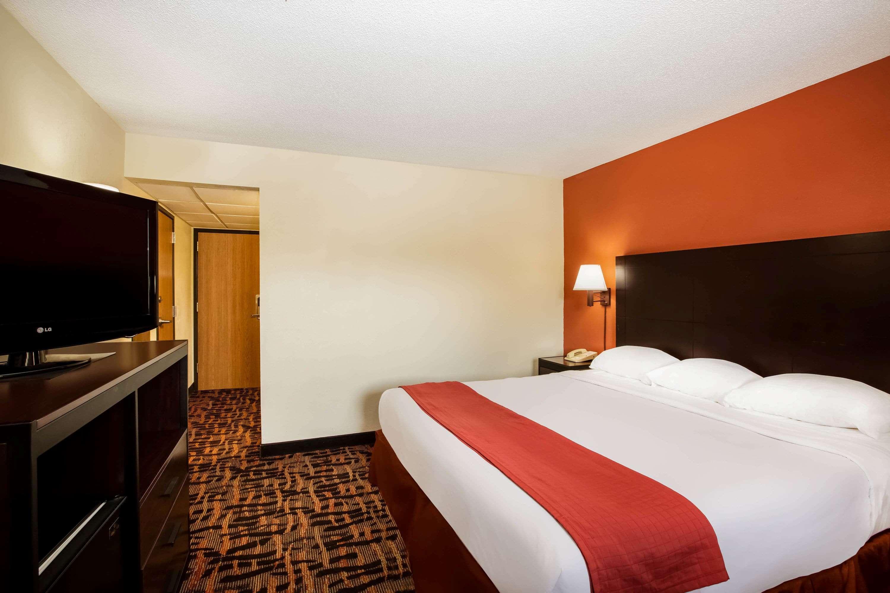 Hotel Super 8 By Wyndham Lawrence Ku Exterior foto