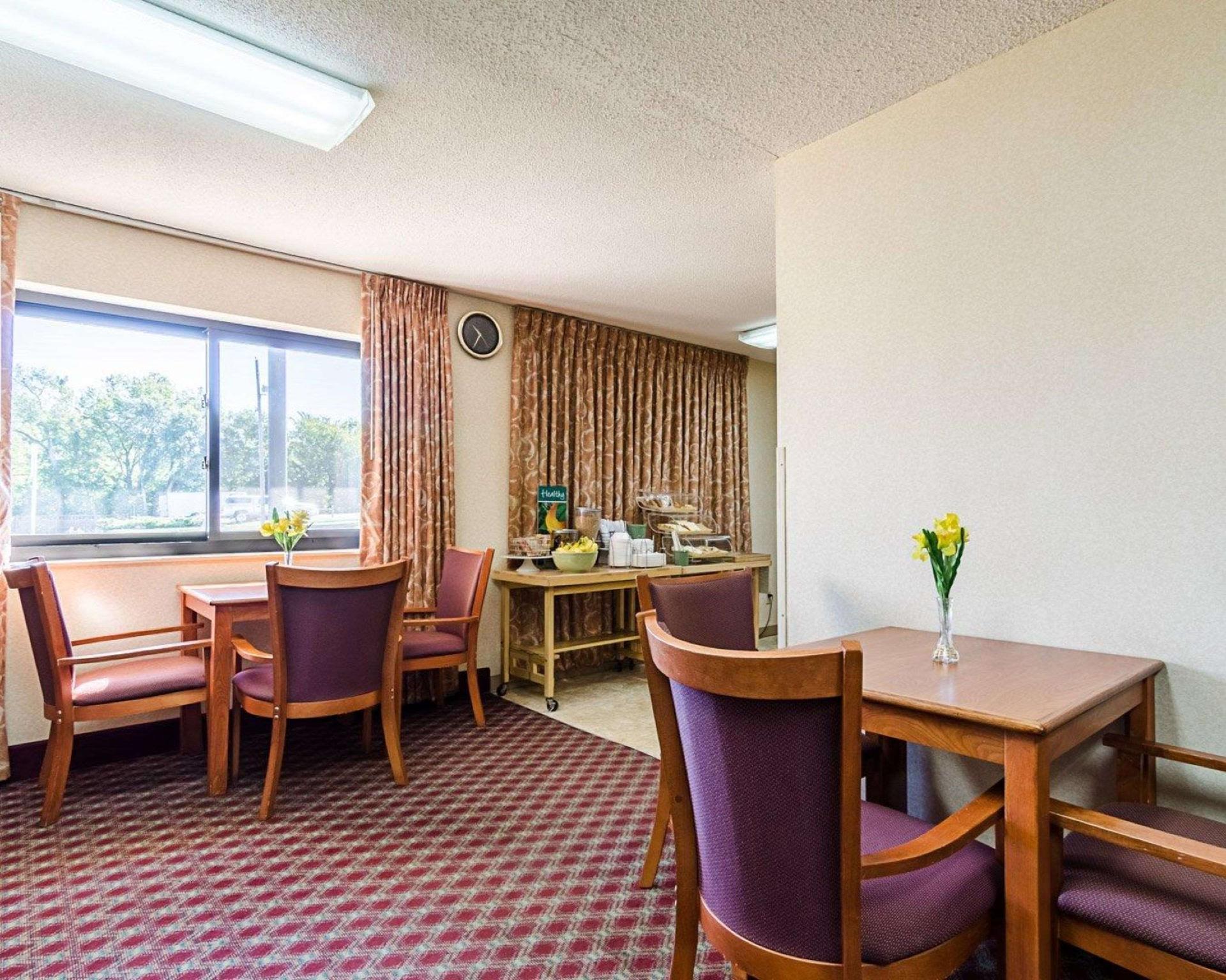 Hotel Super 8 By Wyndham Lawrence Ku Exterior foto